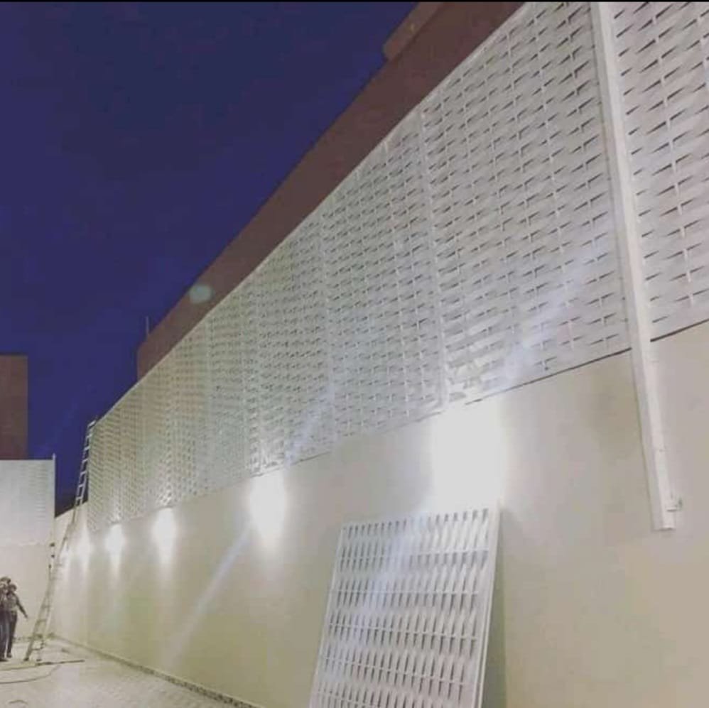 مظلات مدارس وحدائق عامة
